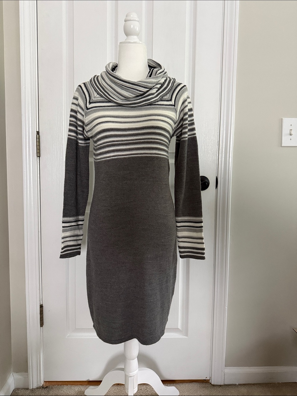 NY & Co Gray Color-block/Striped Long Sleeve Cowl Neck Sweater Dress - SzXS-NWT.